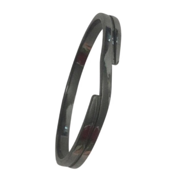 Marc Jacobs Jewelry - Marc Jacobs Gun Metal Split Ring Bangle